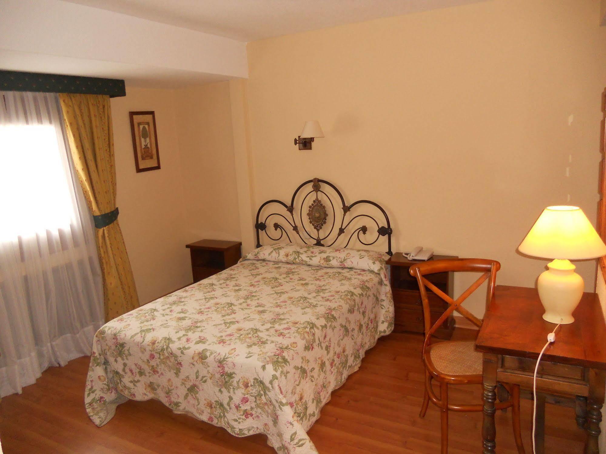 Hotel Rural Las Postas Navacerrada Exterior photo
